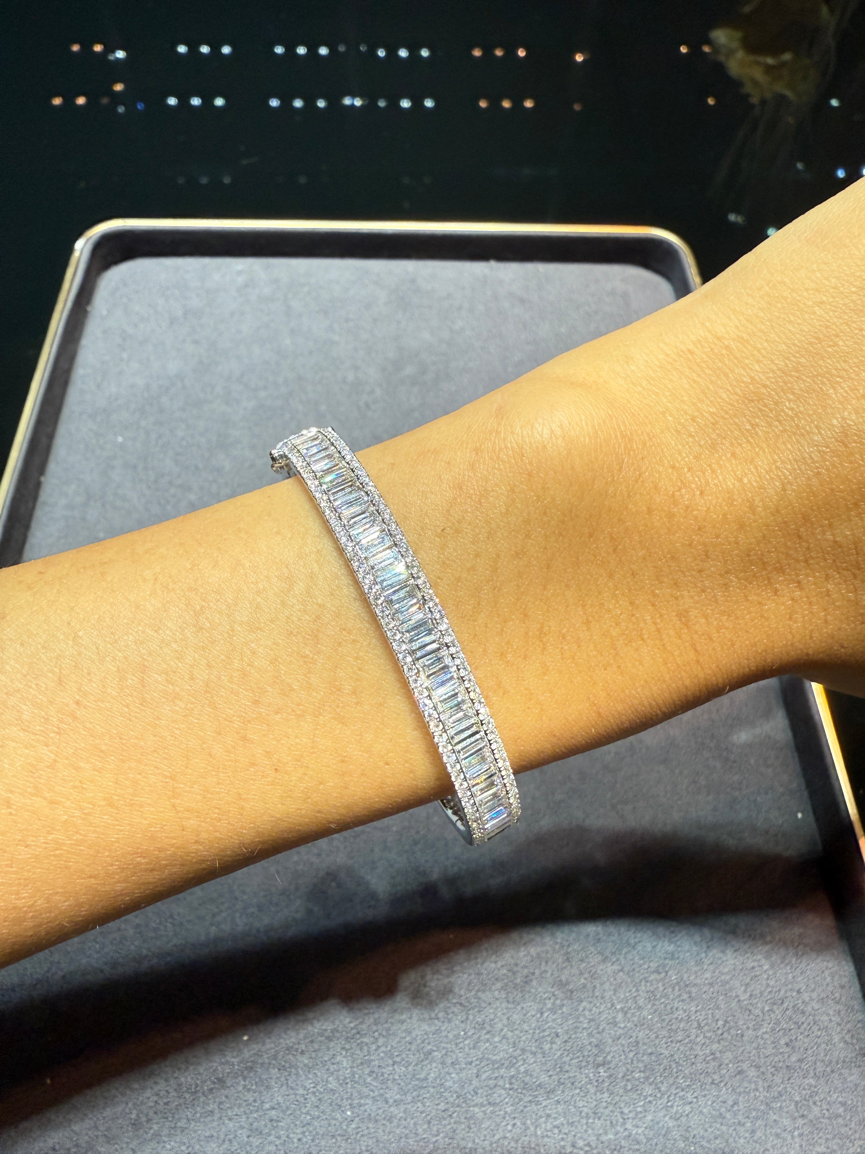 10.668 ct. tw. Baguette and Round Diamond Bangle